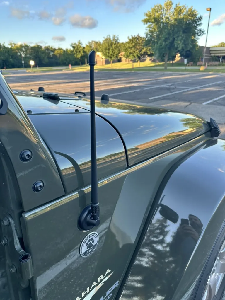 Stubby Wrangler antenna installed owner photo