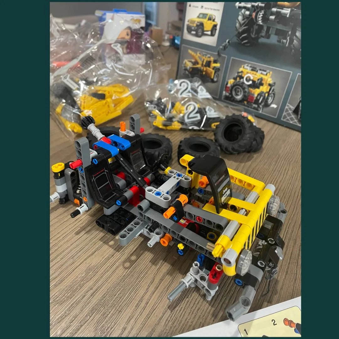 LEGO Technic Jeep Wrangler (42122): Halfway there