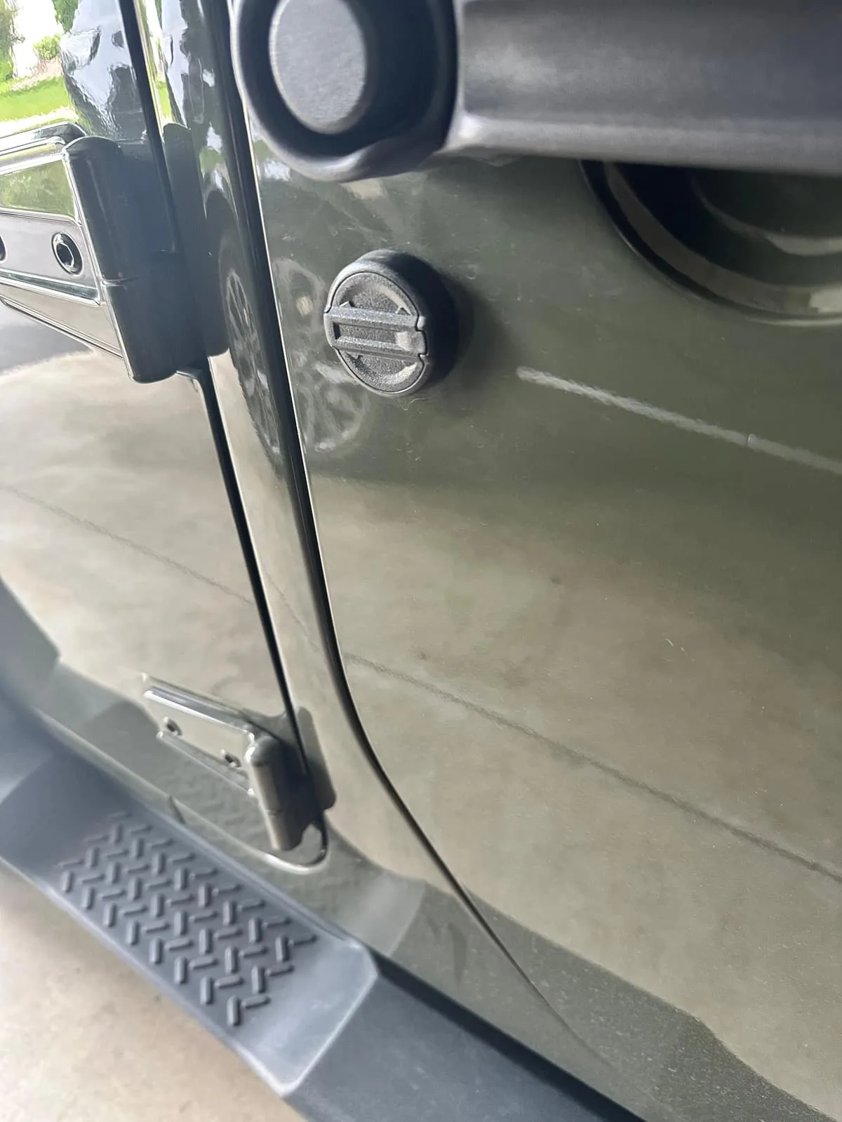Magnetic keyhole covers owner photo